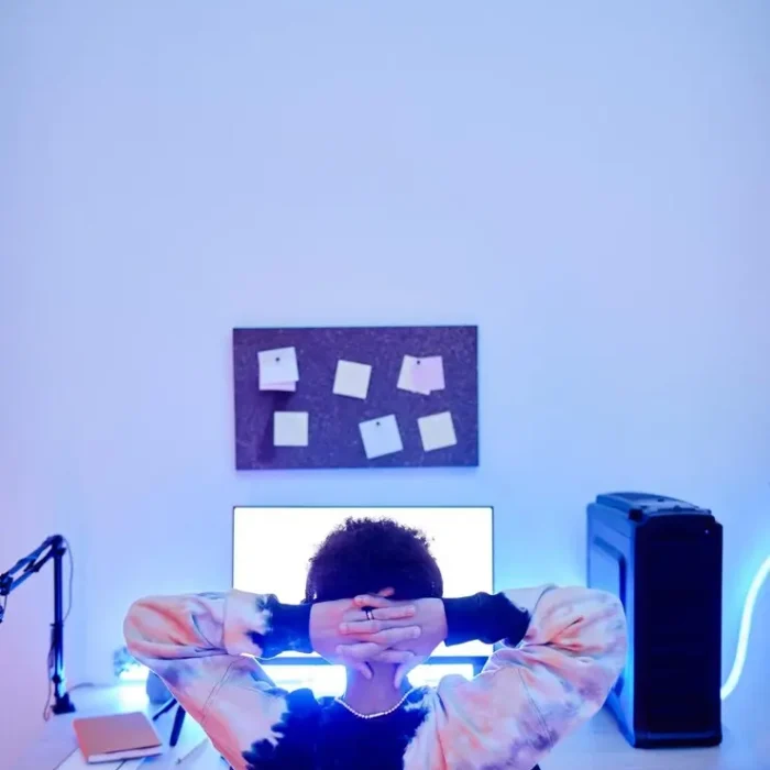 teen-using-computer-night_236854-40817